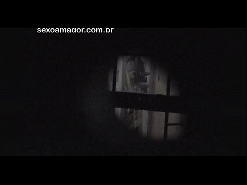 ❤️ Blondina este filmată în secret de un voyeur din cartier ascuns în spatele unor cărămizi goale ☑ at porn ro.pornpicslove.ru ❤